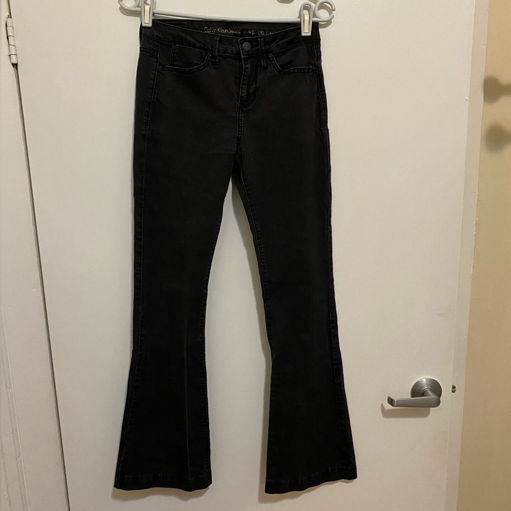 The PERFECT flared black jeans
